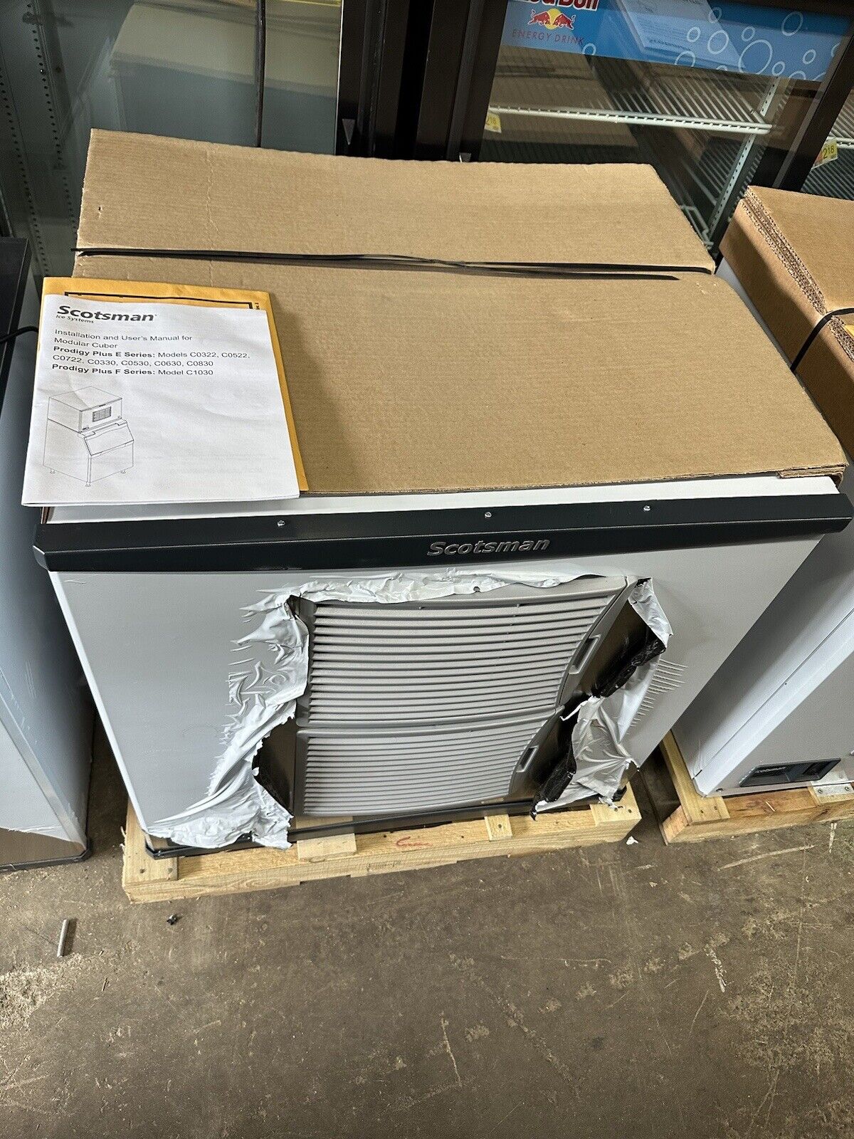 Scotsman Prodigy Elite Series 30" Air Cooled Medium Cube Ice Machine - 1077 lb.