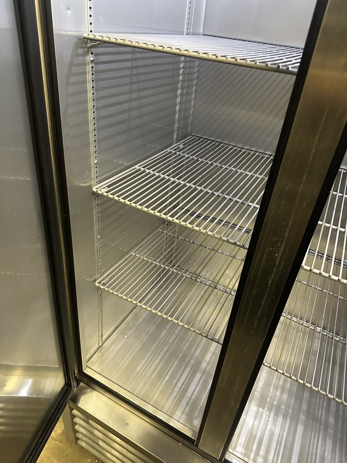True T-35-HC-39.5" Stainless Steel Reach In Refrigerator 115V-Works Great