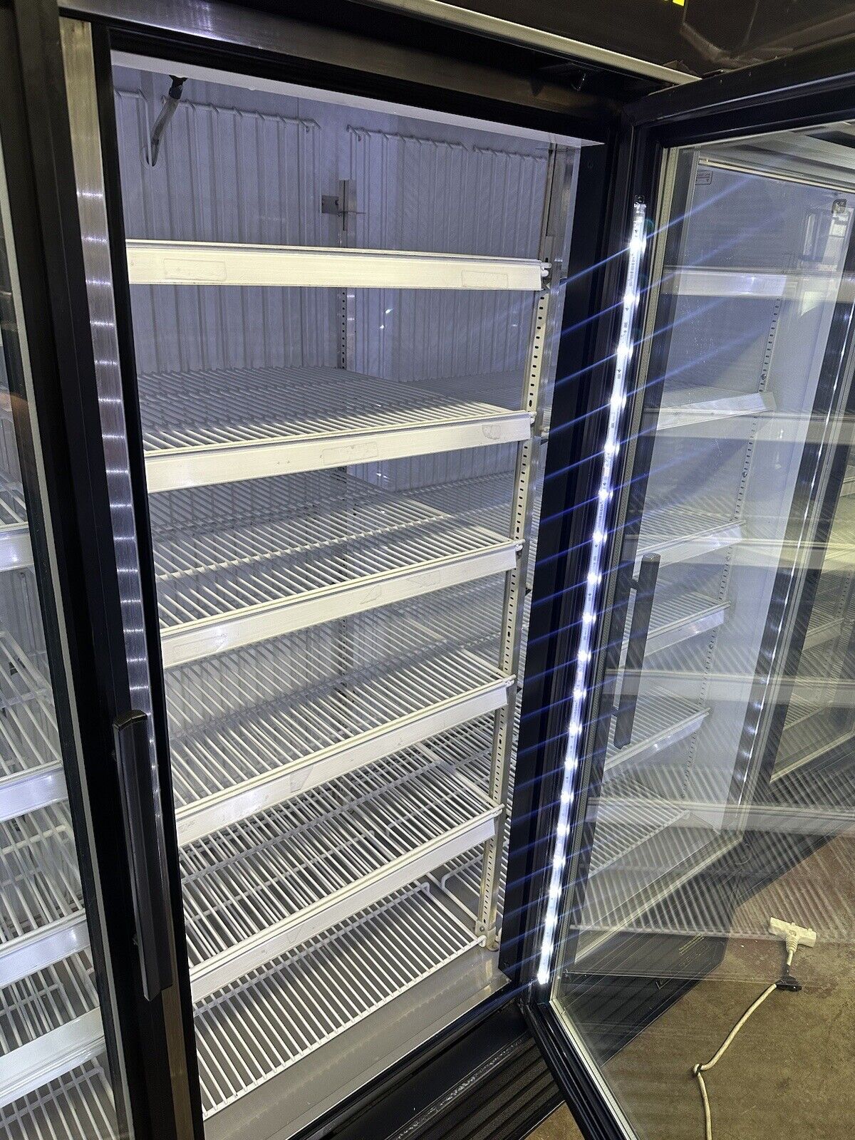 True GDM-72F-LD Glass Three 3 Door Reach In Freezer Merchandiser Made in the USA