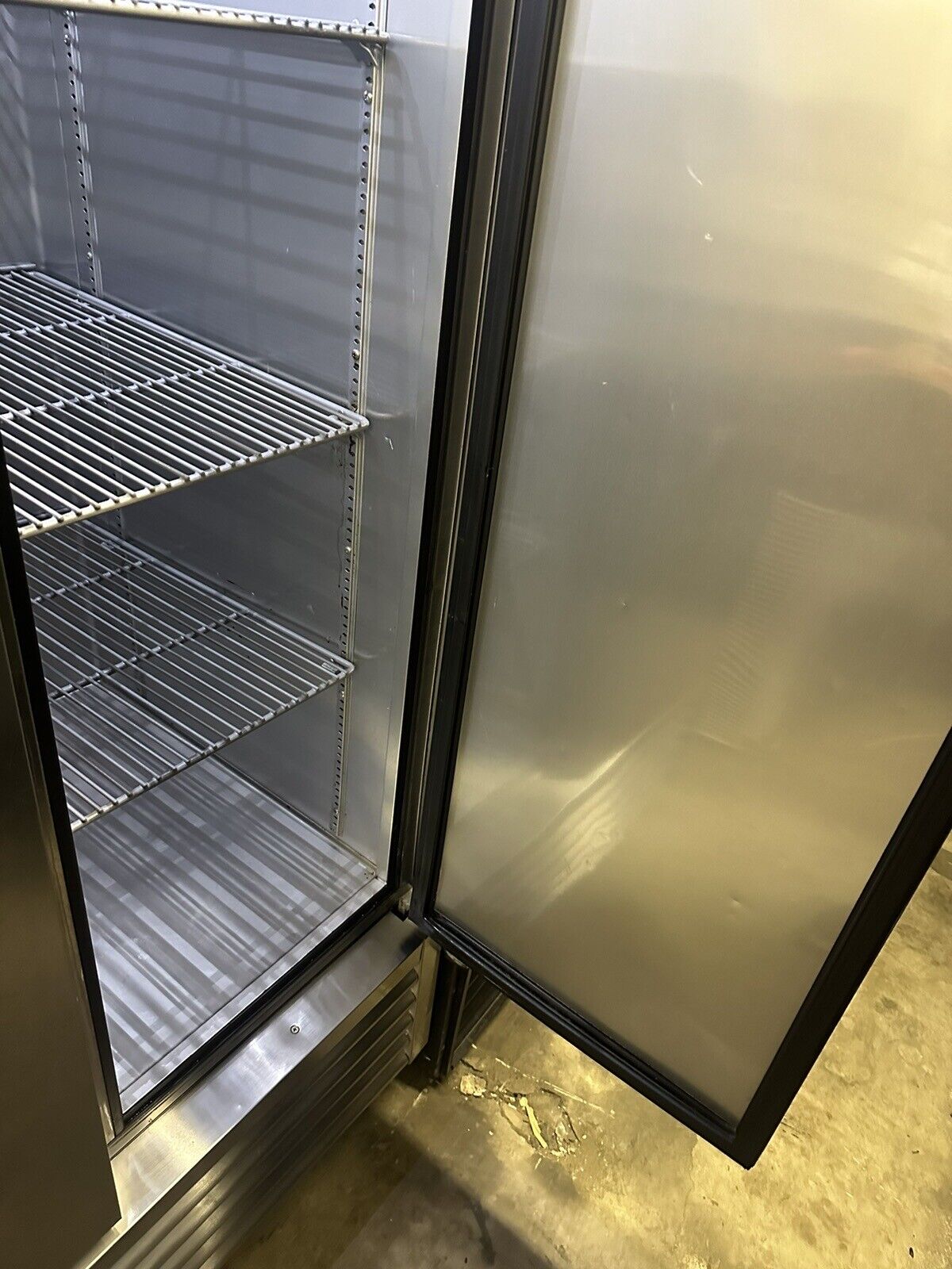 True T-35-HC-39.5" Stainless Steel Reach In Refrigerator 115V-Works Great