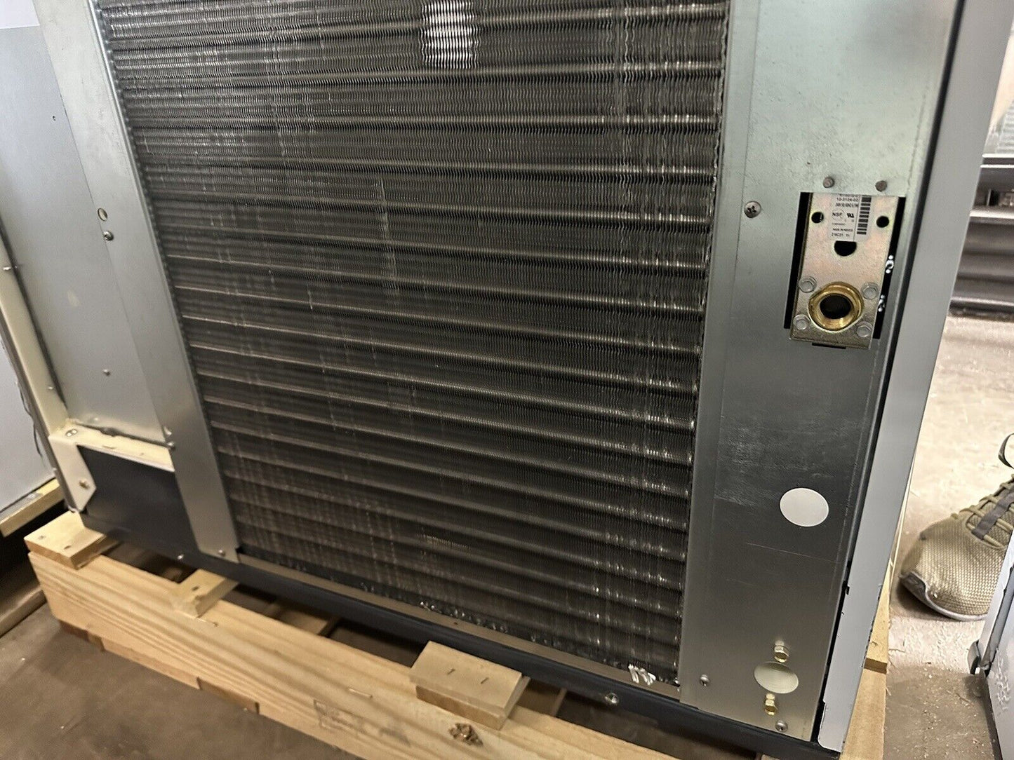 Scotsman Prodigy Elite Series 30" Air Cooled Medium Cube Ice Machine - 1077 lb.