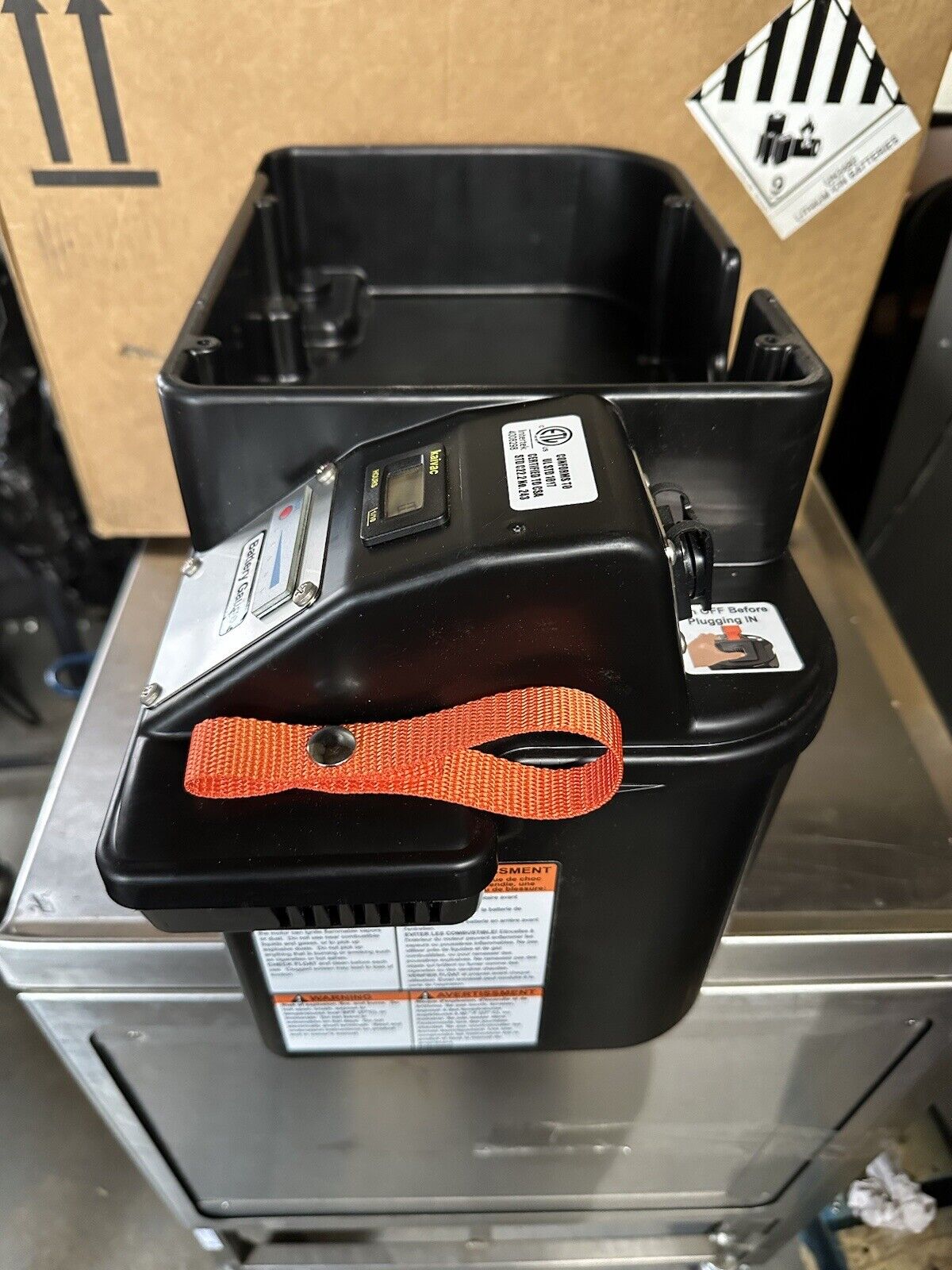 Kaivac OmniFlex Battery Box + Battery And Changer