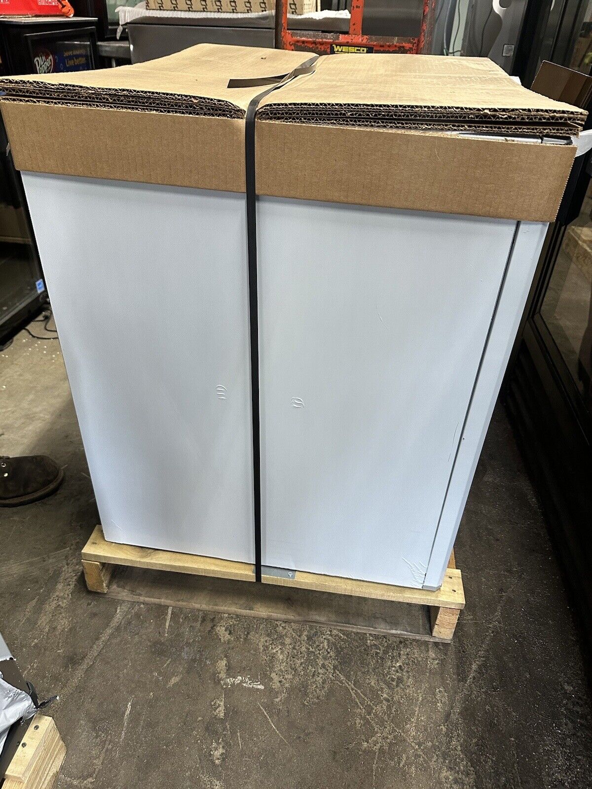 Scotsman Prodigy Elite Series 30" Air Cooled Medium Cube Ice Machine - 1077 lb.