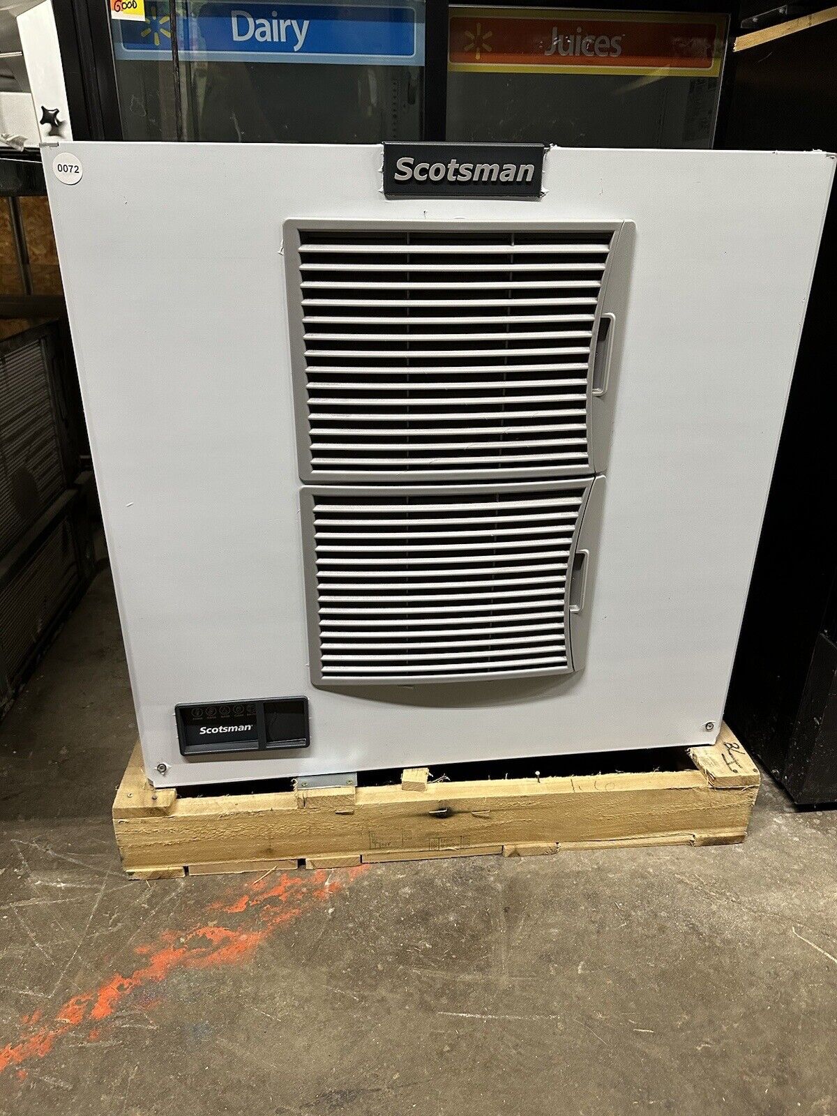 Scotsman Prodigy Elite Series 30" Air Cooled Medium Cube Ice Machine - 1077 lb.