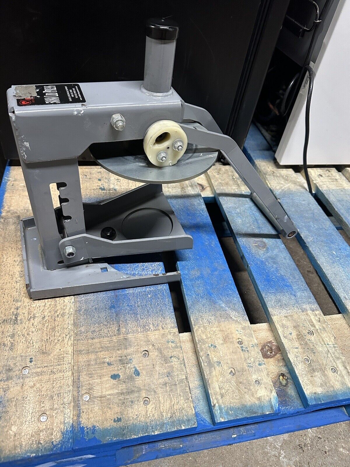 Red Devil Equipment 5080 Lid Press