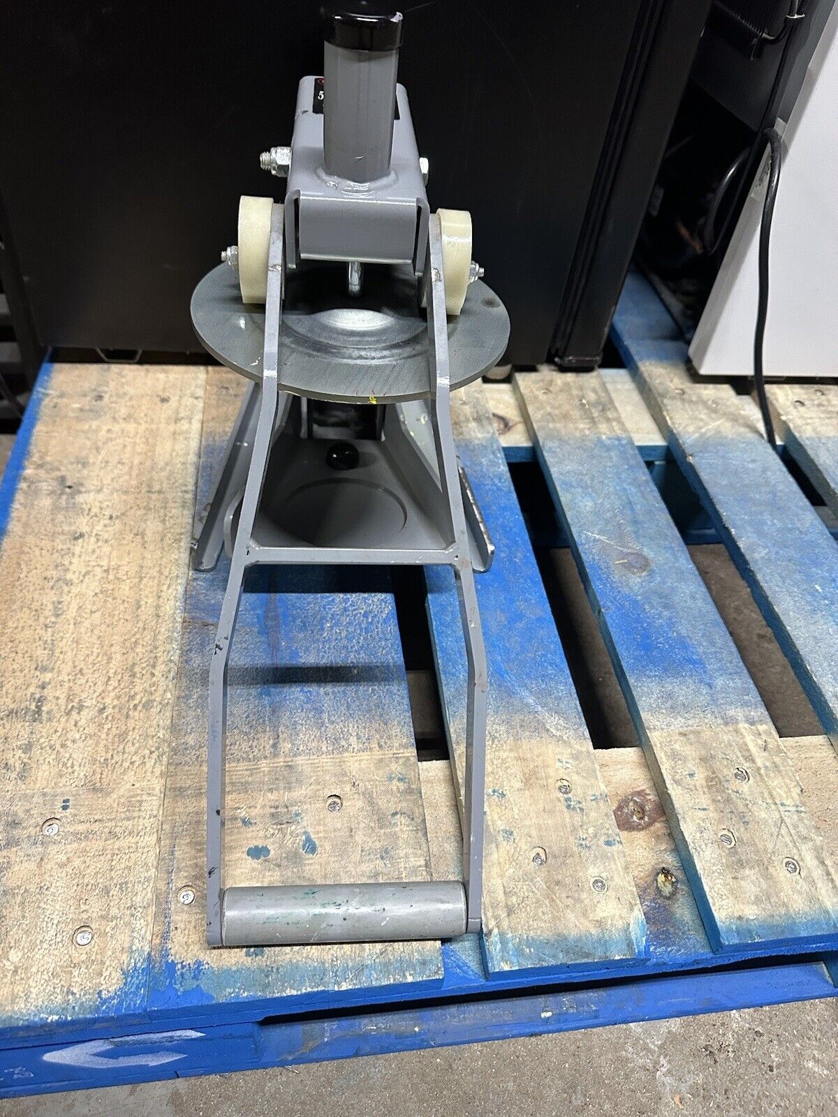 Red Devil Equipment 5080 Lid Press