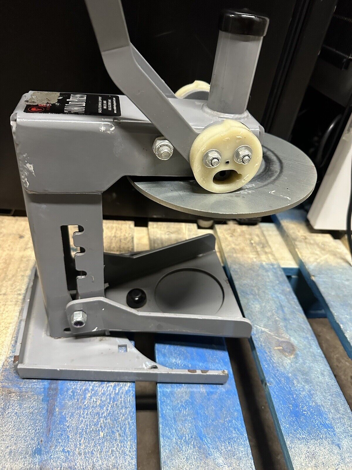 Red Devil Equipment 5080 Lid Press