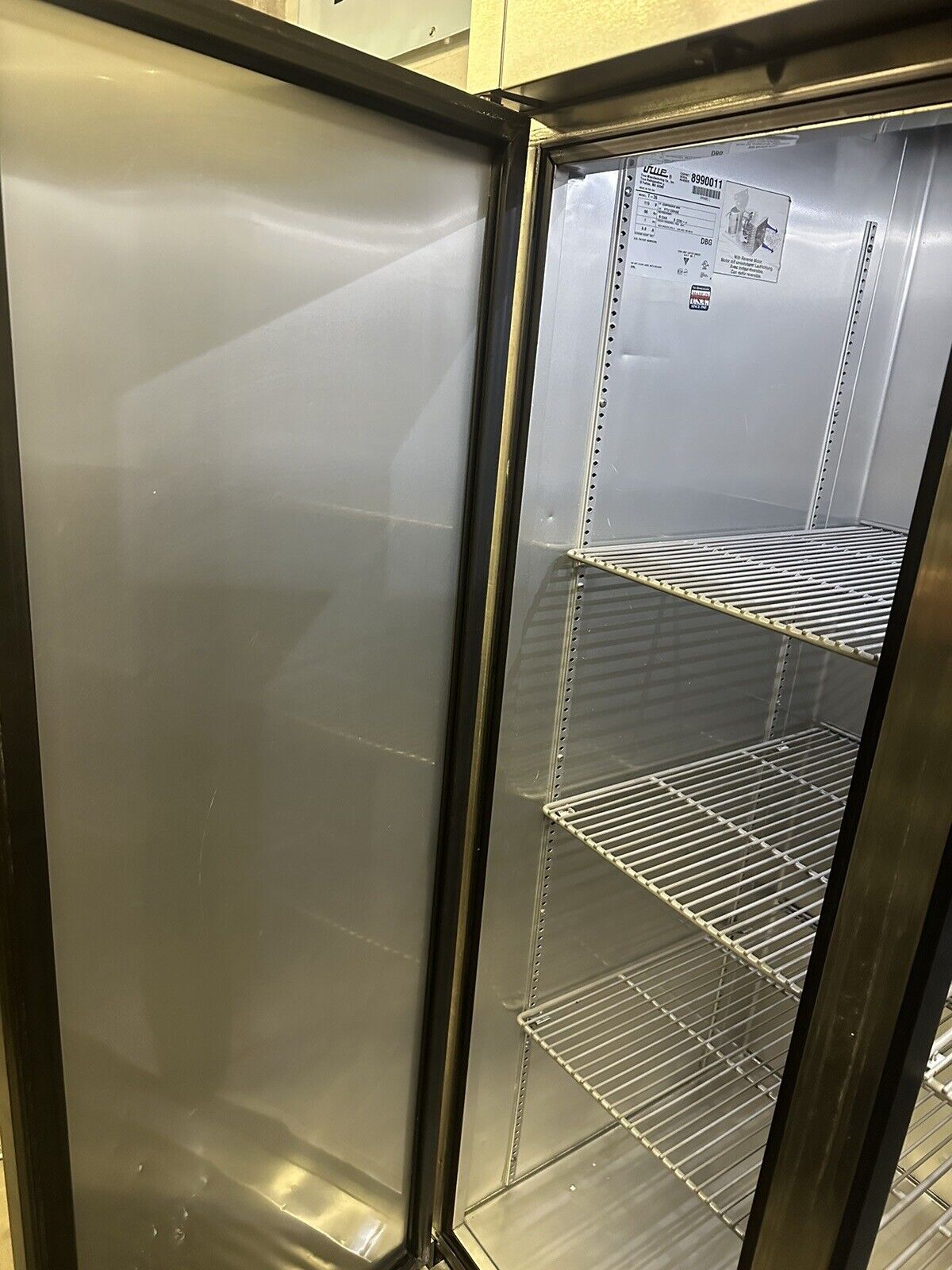 True T-35-HC-39.5" Stainless Steel Reach In Refrigerator 115V-Works Great