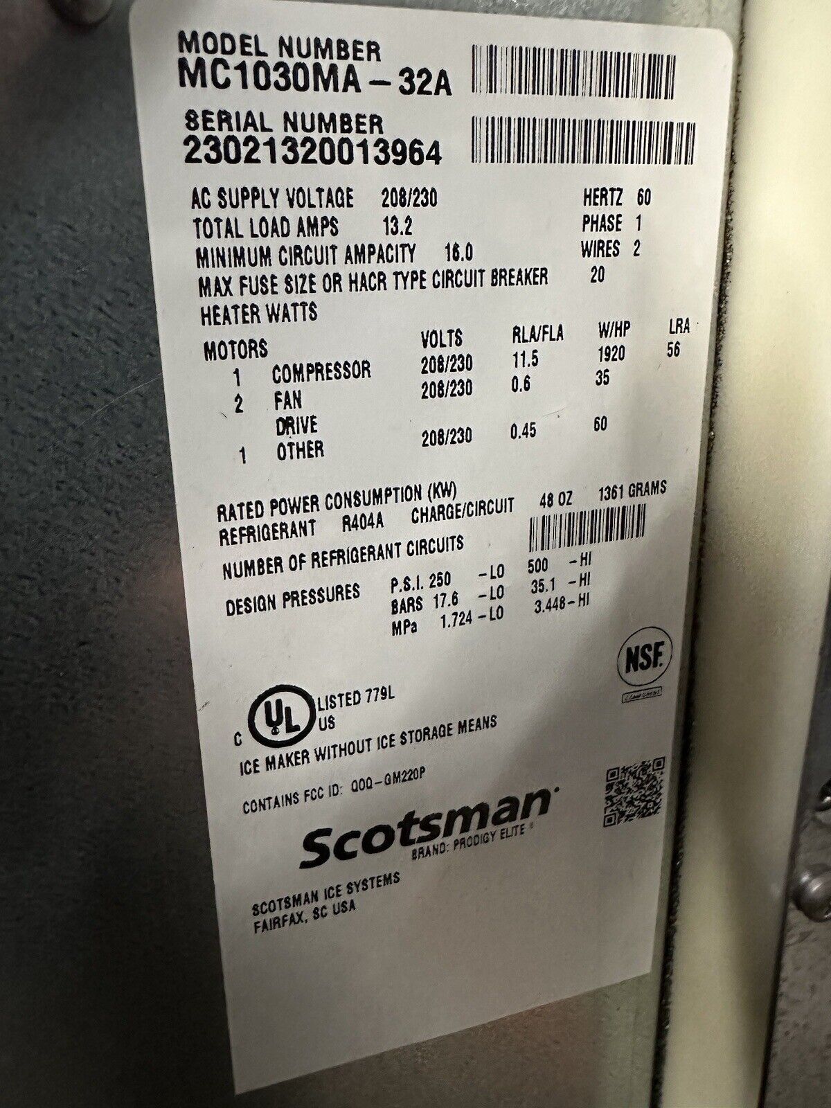 Scotsman Prodigy Elite Series 30" Air Cooled Medium Cube Ice Machine - 1077 lb.