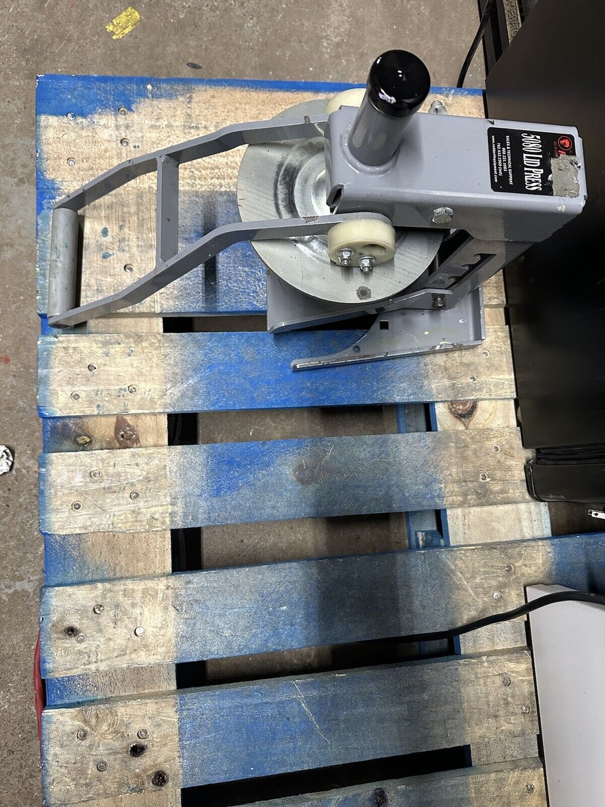 Red Devil Equipment 5080 Lid Press
