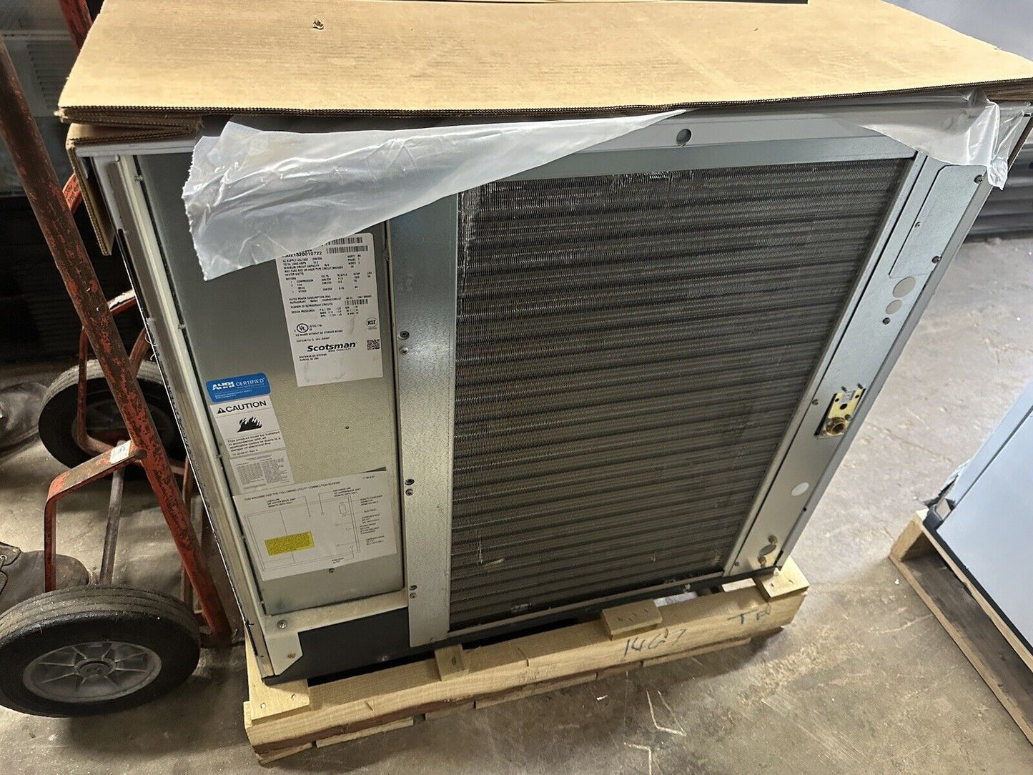 Scotsman Prodigy Elite Series 30" Air Cooled Medium Cube Ice Machine - 1077 lb.