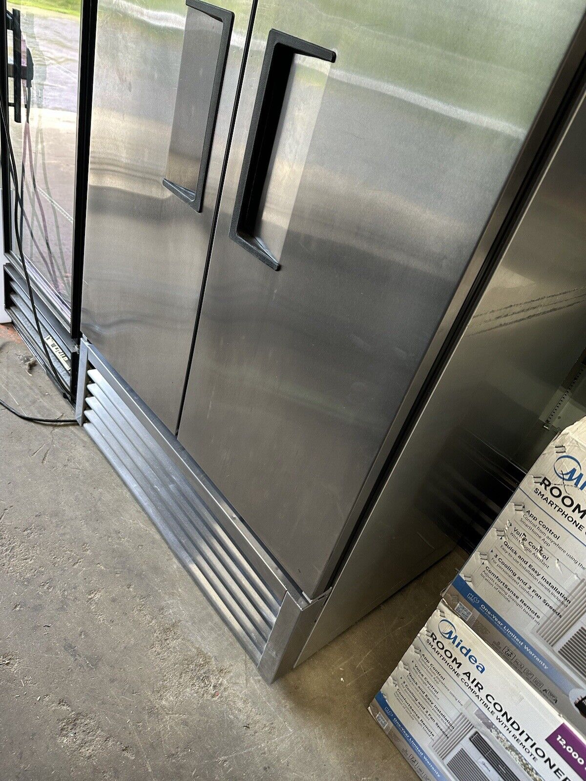 True T-35-HC Stainless Steel Reach In Refrigerator 115V-Works Great