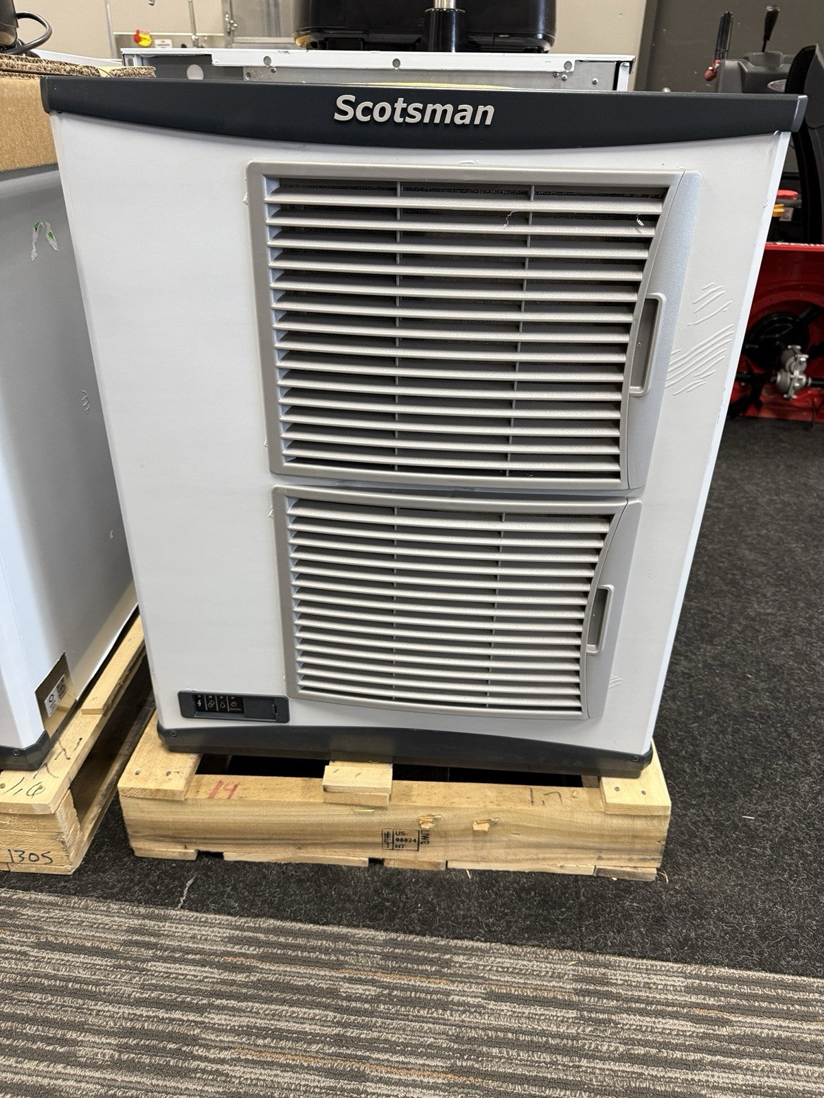 Scotsman FS1222A-32B 22" Flake Ice Machine Head, Air Cooled, 1100 lb/24 hr 208V