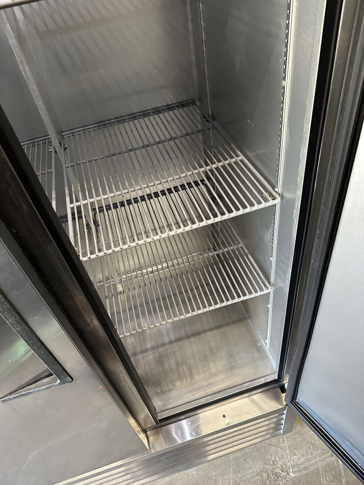 True T-35-HC Stainless Steel Reach In Refrigerator 115V-Works Great