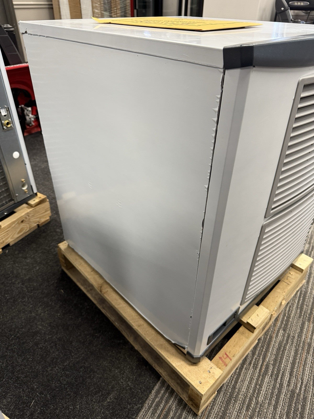 Scotsman FS1222A-32B 22" Flake Ice Machine Head, Air Cooled, 1100 lb/24 hr 208V