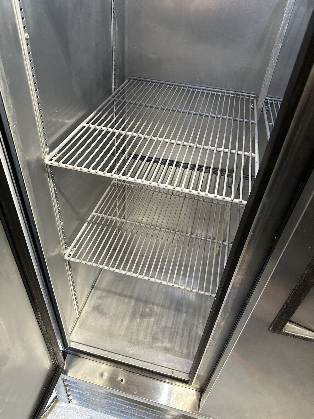 True T-35-HC Stainless Steel Reach In Refrigerator 115V-Works Great