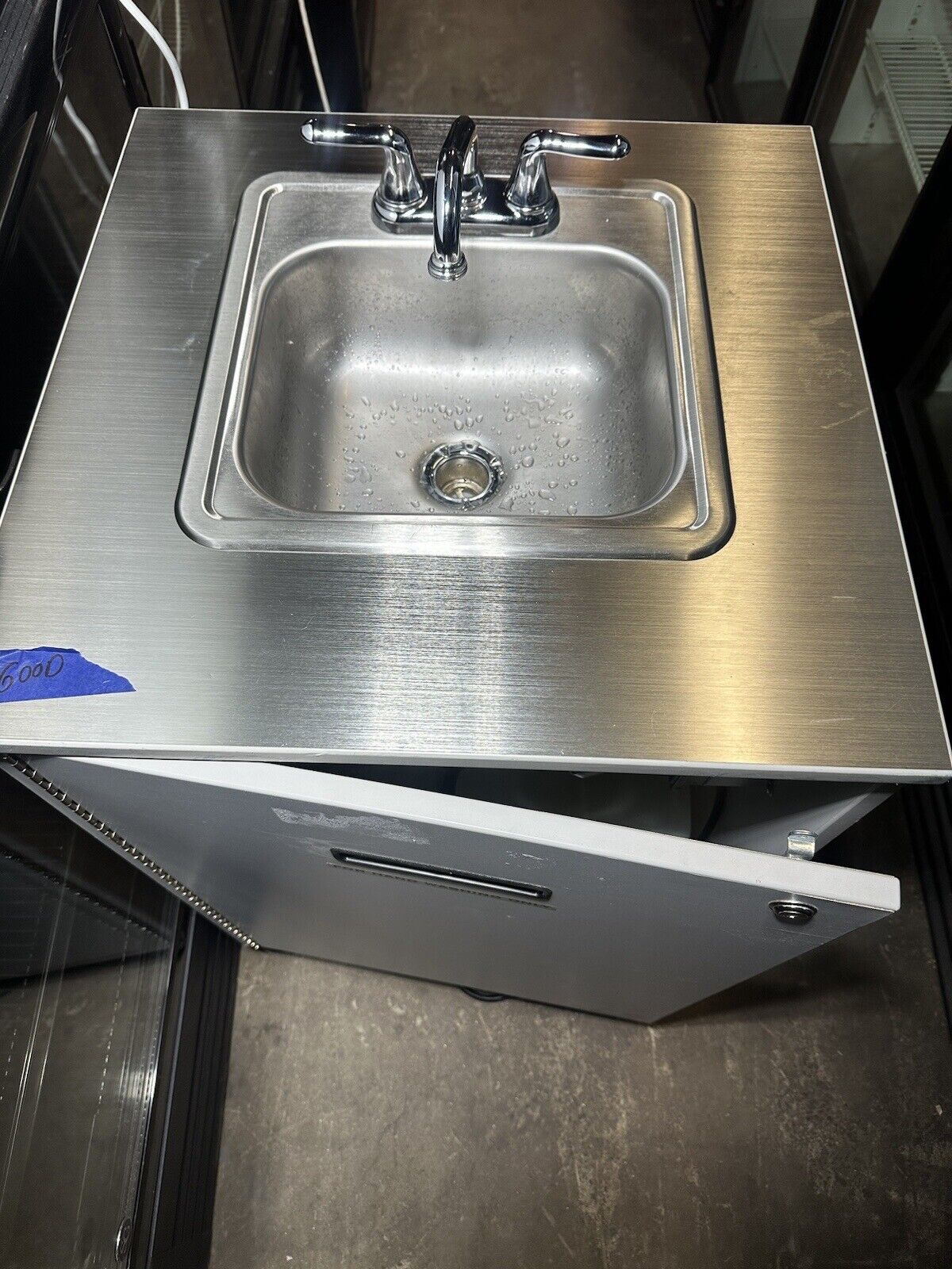 Portable Hand Washing Sink With Hot Water Great For daycare farmers market